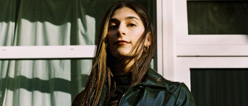 Miriam Davoudvandi ist Hip-Hop-Journalistin und macht den Podcast „Danke, gut“.