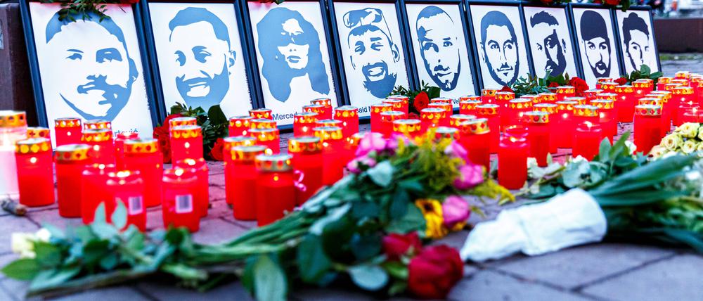 Mohamed Amjahid hat sein Buch dem Gedenken an die Opfern des rechtsterroristischen Anschlags von Hanau gewidmet.