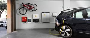 Seit 2020 dürfen Mieter vom Hauseigentümer die Zustimmung zu Umbauten verlangen, um eine Ladestation für ihr E-Auto zu errichten.