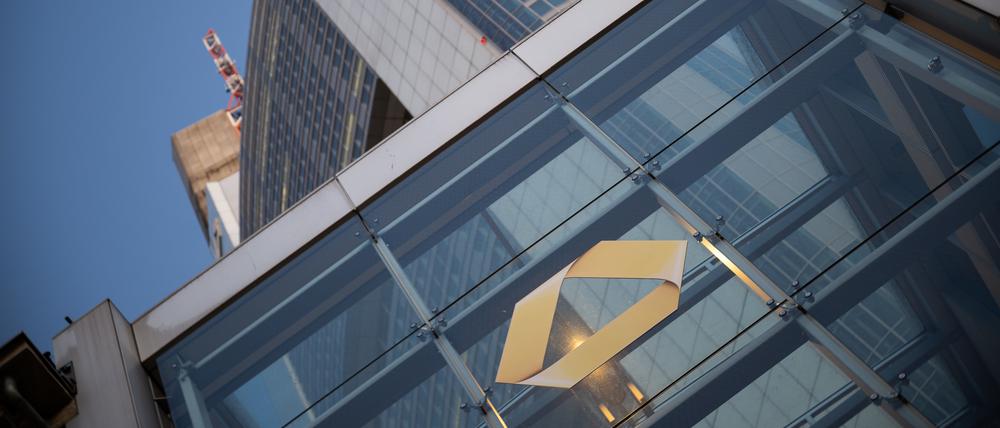 Nach Angaben der Commerzbank kam es wegen technischer Gründe bei einem Dienstleister zu nicht autorisierten Abbuchungen von Konten.