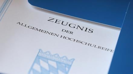 Ein bayerisches Zeugnis der Allgemeinen Hochschulreife.