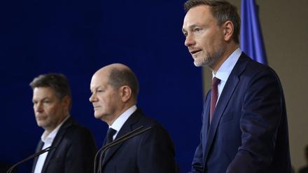 v.l.n.r. Olaf Scholz, Robert Habeck, Christian Lindner.