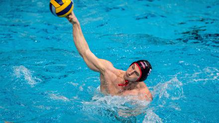 Spandau 04 (im Bild Marek Tkac) bleibt in der Champions League im Rennen.