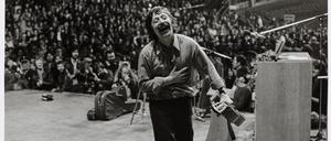 Wolf Biermann beim Konzert in der Sporthalle Köln, 13. November 1976.
