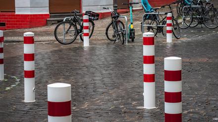 Auch in anderen Bezirken wie hier in Kreuzberg gibt es Poller. 