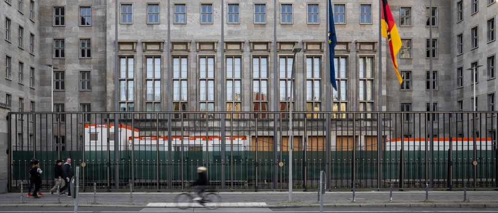 Das Finanzministerium hatte die Verpflichtungsermächtigungen aus dem Haushalt 2023 gesperrt.