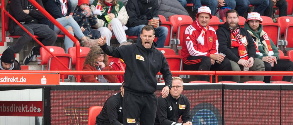 Die Trainerbank im Stadion An der Alten Försterei kennt Marco Grote schon aus der Youth League, am Samstag gibt er sein Debüt in der Bundesliga.