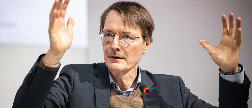 Berlin: Karl Lauterbach auf der Pressekonferenz im Tagungswerk Berlin.