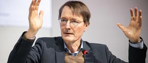 Berlin: Karl Lauterbach auf der Pressekonferenz im Tagungswerk Berlin.