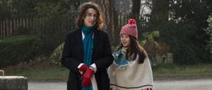 Schauspielende Regie: Noémie Lvovsky (l.) mit Filmtochter Luce Rodriguez in „Tomorrow and Thereafter“ („Demain et tous les autres jours“, 2017)