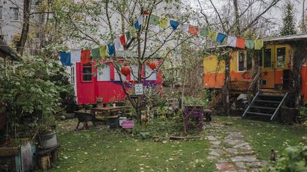 Die Rollheimer haben ihre Wagen auf einem alten Friedhofsgelände aufgebaut. 