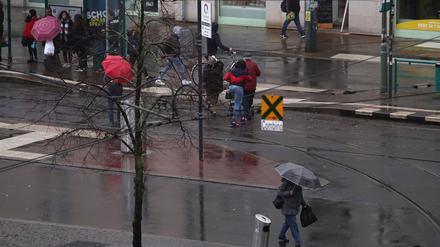Potsdam, 10.02.2020 / Lokales / 
Wetter, Feature, Unwetter, Sturmtief "Sabine", Haltestelle: Platz der Einheit/Nord, 
Foto: Ottmar Winter PNN 