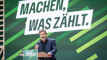 Robert Habeck drohen auf dem Parteitag der Grünen heftige Debatten.