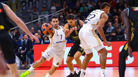 An Real Madrid (links Facundo Campazzo, rechts Eddy Tavares) war für Matteo Spagnolo und Alba Berlin kein Vorbeikommen. 