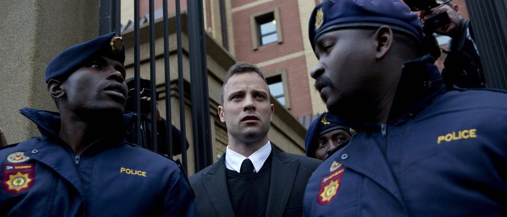 Ex-Spitzensportler Oscar Pistorius (hier 2016) stand auf dem Zenit seiner Karriere, als er in Südafrika seine Freundin erschoss. Mehr als sechs Jahre saß er seitdem am Kap hinter Gittern.