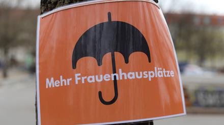 SPD, Grüne und Union wollen einen Rechtsanspruch für Frauenhausplätze.