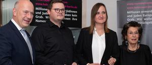 Die Lehrer Laura Nickel und Max Teske wurden mit dem Preis für Zivilcourage gegen Antisemitismus, Rechtsradikalismus und Rassismus im Hotel Adlon Kempinski ausgezeichnet. Mit dabei: Kai Wegner und Lea Rosh.