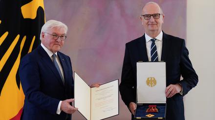 Verleihung des Verdienstordens der Bundesrepublik, Dietmar Woidke Bundespräsident Frank-Walter Steinmeier, Verleihung des Verdienstordens der Bundesrepublik Deutschland.