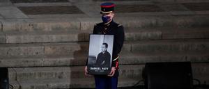 Der 47 Jahre alte Samuel Paty wurde ermordet, nachdem er in einer Unterrichtsstunde zum Thema Meinungsfreiheit umstrittene Mohammed-Karikaturen gezeigt hatte.