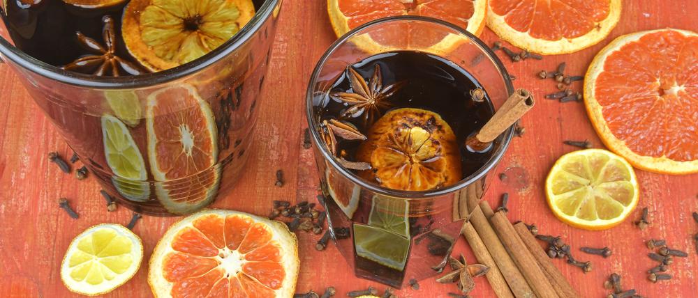 Warme Farben, heißes Getränk: Es ist wieder Glühwein-Zeit.