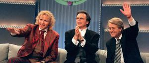 „Wetten, dass...?“ wurde anfangs von Frank Elstner (rechts), später Thomas Gottschalk und zwischenzeitlich auch von Wolfgang Lippert (Mitte) moderiert.