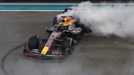 Ehrenrunde des Weltmeisters. Verstappen war in dieser Saison eine Klasse für sich.