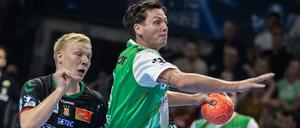 Berlins Hans Lindberg (r.) traf gegen Hamburg neun Mal.