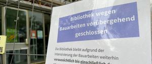 Seit August geschlossen: Die Wiedereröffnung der Gottfried-Benn-Bibliothek zieht sich.