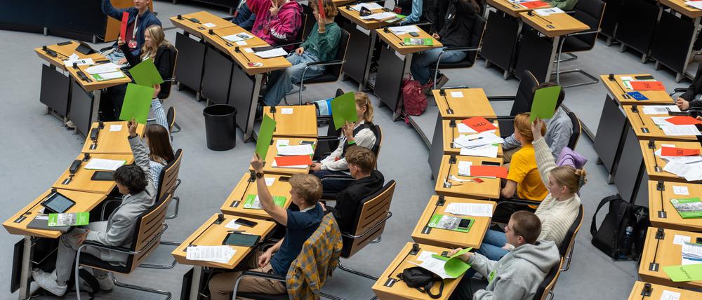 Abgestimmt wurde mit bunten Stimmzetteln.