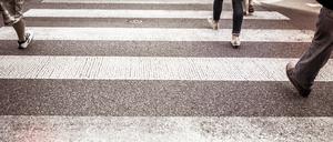 Gut für alle: Über den Teltower Damm wird in Höhe der Straße Alt-Schönow bald ein Zebrastreifen führen.