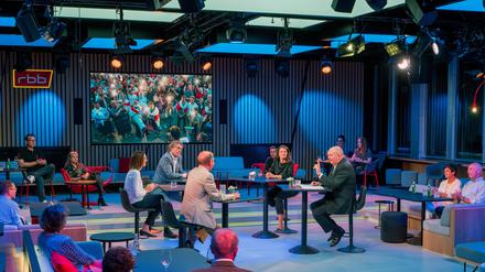 So aufwendig bleibt es nicht: „Thadeusz und die Beobachter“ im RBB-Fernsehstudio