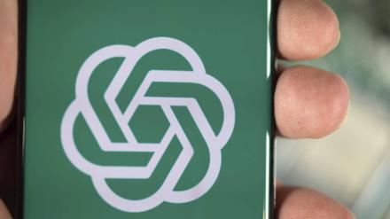 ChatGPT wird als großer Durchbruch in der Künstlichen Intelligenz gefeiert.