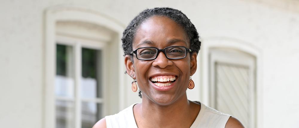 Sharon Dodua Otoo, britisch-deutsche Schriftstellerin, Publizistin und Aktivistin mit ghanaischen Wurzeln.