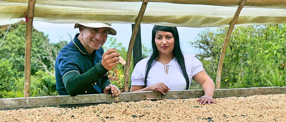 Diego López und Ehefrau Yulietha Jímenez auf der Kaffeefinca Limasol.