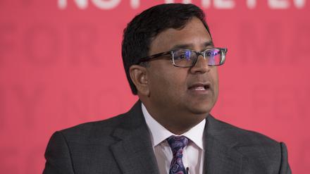 Avinash Persaud ist Ökonom und Sondergesandter für Klimafinanzierung der Premierministerin von Barbados, Mia Mottley.