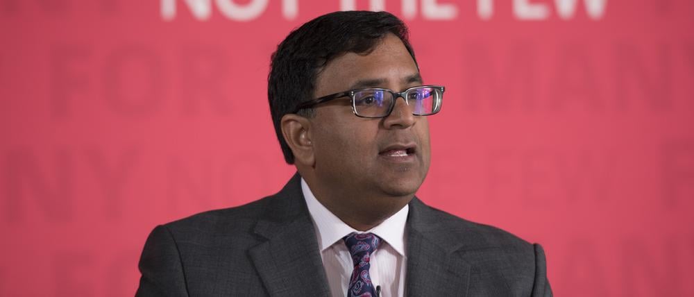 Avinash Persaud ist Ökonom und Sondergesandter für Klimafinanzierung der Premierministerin von Barbados, Mia Mottley.