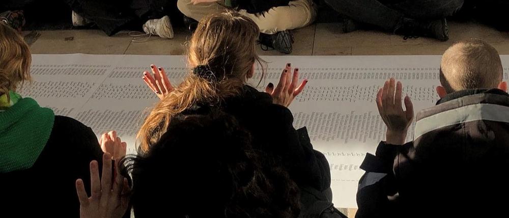 Die Hände sind blutverschmiert: pro-palästinensischer Protest an der Universität der Künste.