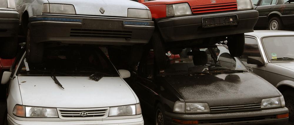 Ab Ende 2023 will Stellantis zusammen mit Partnerbetrieben Schrottautos bei ihren Besitzern abholen, um diese zu verwerten.