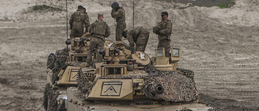 6. Mai 2023, Nowa Deba in Polen: Eine multinationale Militärübung mit Abrams-Panzern.