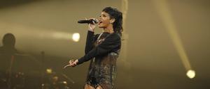 Die Sängerin Rihanna trug schon 2013 zum ersten Mal einen Mullet.