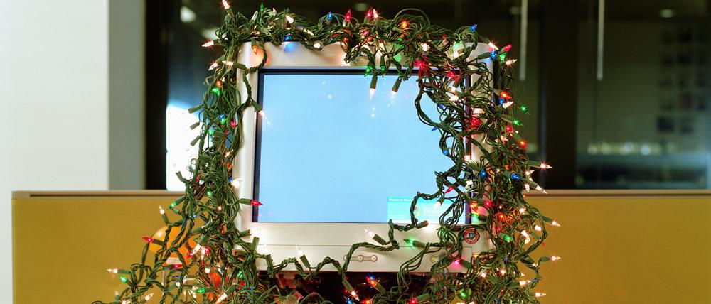 Weihnachtsfeier im Kreis der Kolleginnen: Lieber nicht in den Büroräumen, sagt ein Experte.