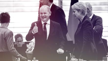 Bundeskanzler Olaf Scholz mit den Regierungschefinnen und Regierungschefs der Länder vor Beratungen im Juni.