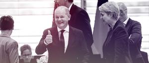 Bundeskanzler Olaf Scholz mit den Regierungschefinnen und Regierungschefs der Länder vor Beratungen im Juni.