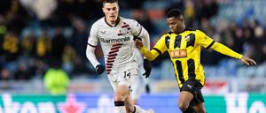 Das lief blendend. Patrik Schick (li.) und Abdulrazaq Ishaq von BK Häcken.