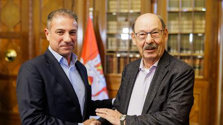 Yazid Shammout (l), Vorsitzender der palästinensischen Gemeinde in Hannover und Michael Fürst, Vorsitzender des Landesverbandes der Jüdischen Gemeinden von Niedersachsen