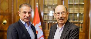 Yazid Shammout (l), Vorsitzender der palästinensischen Gemeinde in Hannover und Michael Fürst, Vorsitzender des Landesverbandes der Jüdischen Gemeinden von Niedersachsen