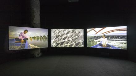 Thao Nguyen Phan, „First rain, Brise-soleil“, eine Drei-Kanal-Videoinstallation von 2021.