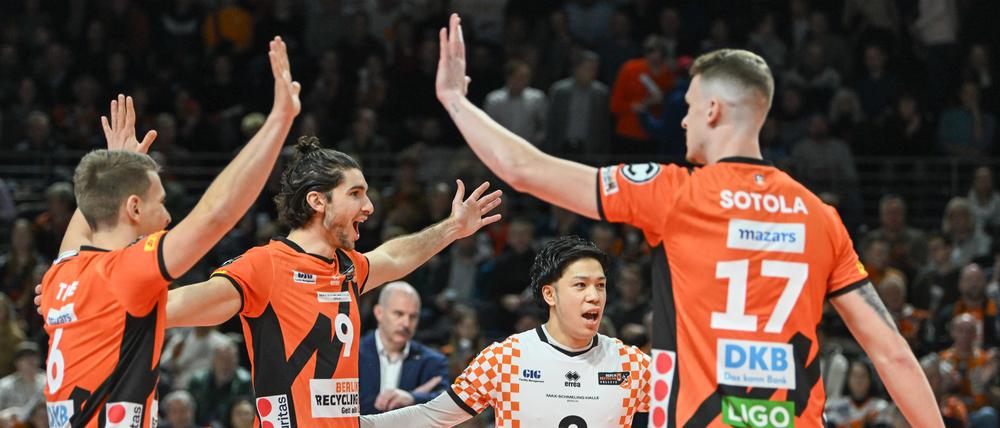 Auch in dieser Saison wollen die Volleys Meistertitel und Pokal holen. 