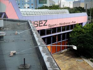 Das SEZ in der Landsberger Allee 77 in Berlin-Friedrichshain ist hart umkämpft. Bleibt es zumindest teilweise erhalten?