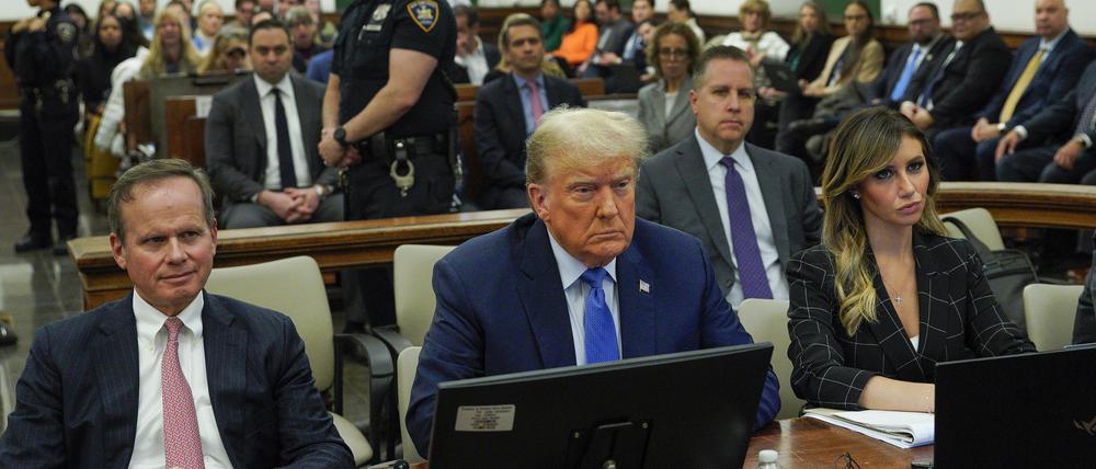 New York: Donald Trump bei einem Gerichtsprozess in New York (Archivbild).